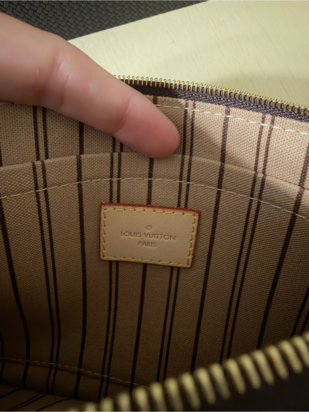 Authentic‼️Louis Vuitton Neverfull Pochette - Picture 2 of 5
